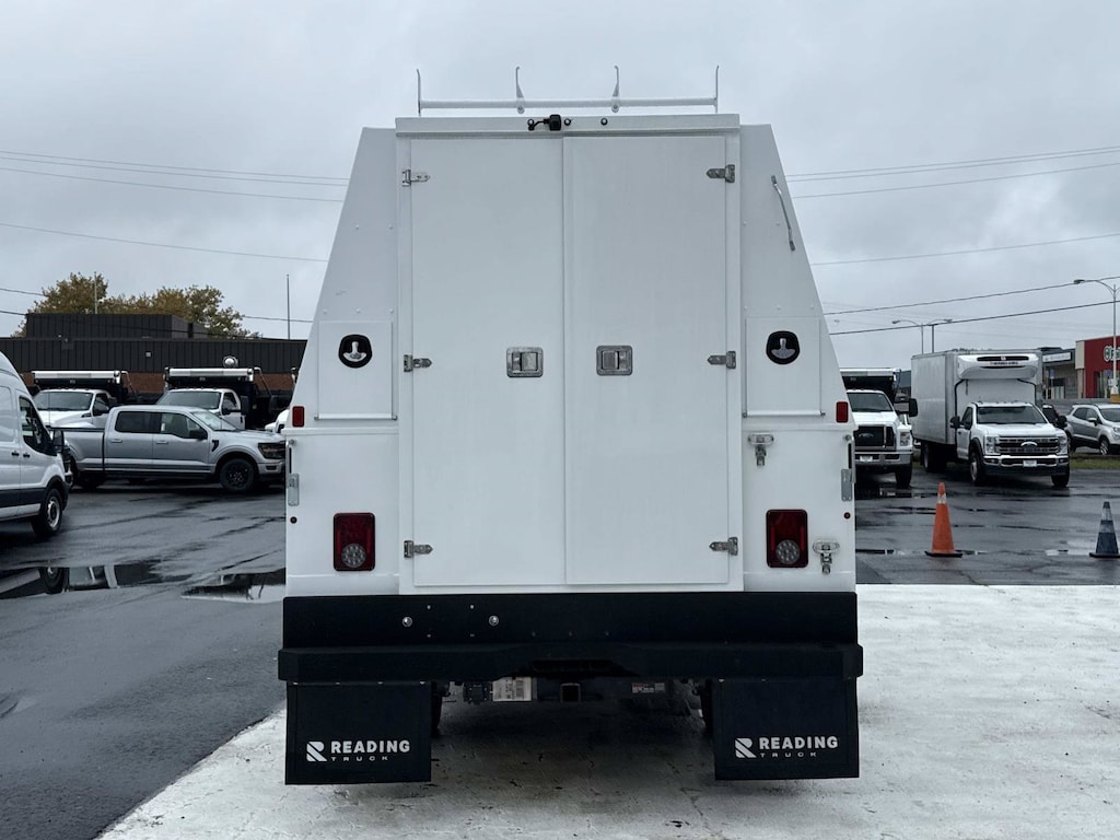 New 2027 Ford F-550SD XL Chassis