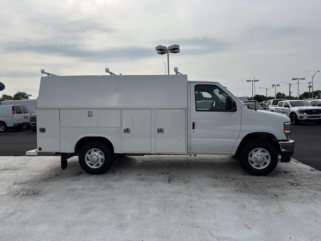 New 2027 Ford E-350 Cutaway Base Cab/Chassis
