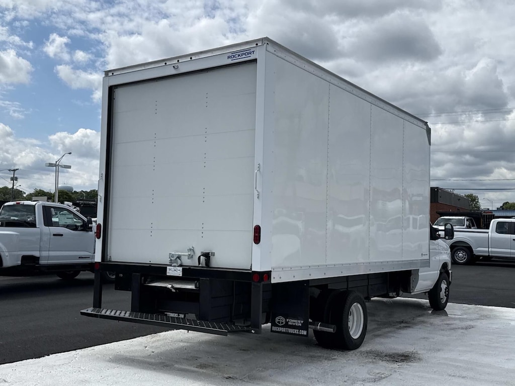 New 2027 Ford E-450SD Base Cab/Chassis