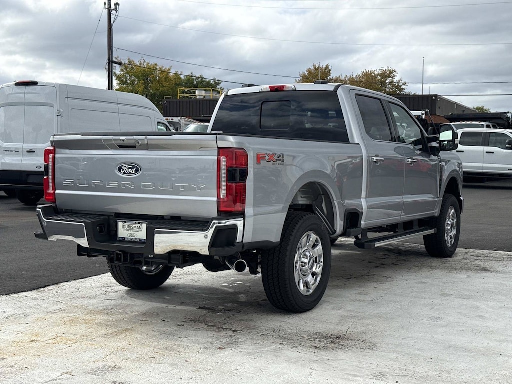 New 2027 Ford F-250SD Lariat Truck