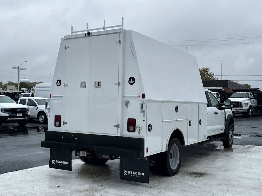 New 2027 Ford F-550SD XL Chassis