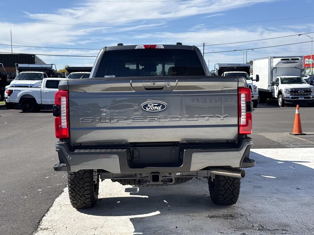 New 2027 Ford F-250SD Lariat Truck
