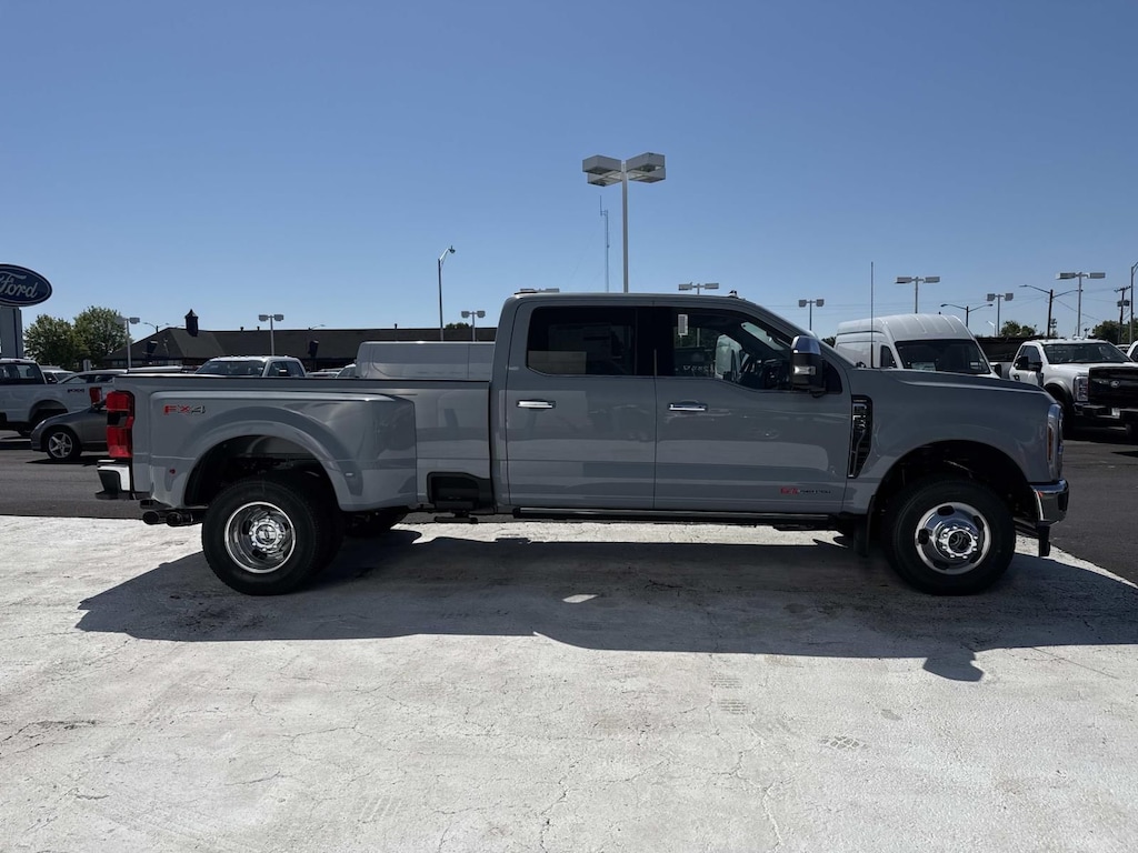 New 2026 Ford F-350SD Lariat Truck