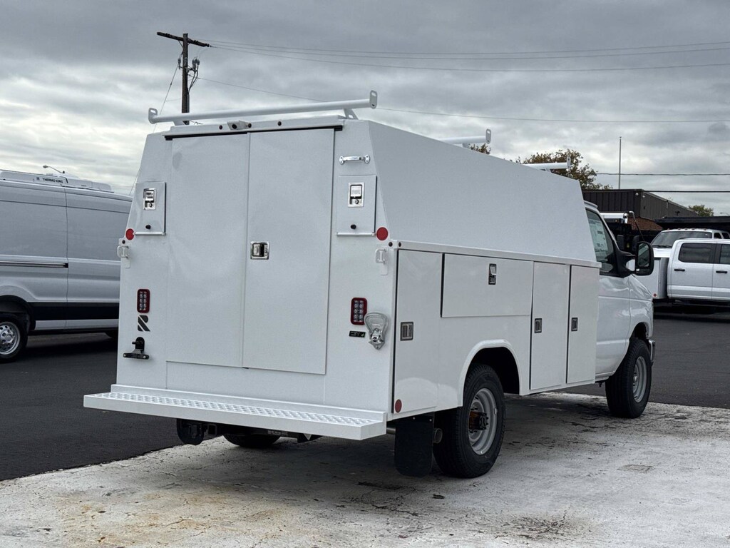 New 2027 Ford E-350 Cutaway Base Cab/Chassis