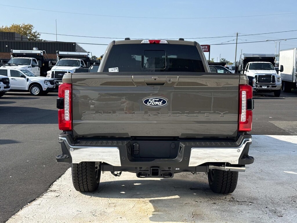 New 2027 Ford F-350 Lariat Truck