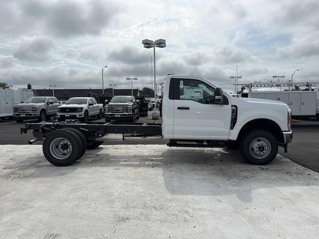 New 2026 Ford F-350SD XL Chassis