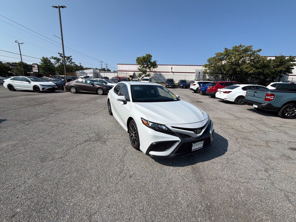Used 2023 Toyota Camry SE Sedan