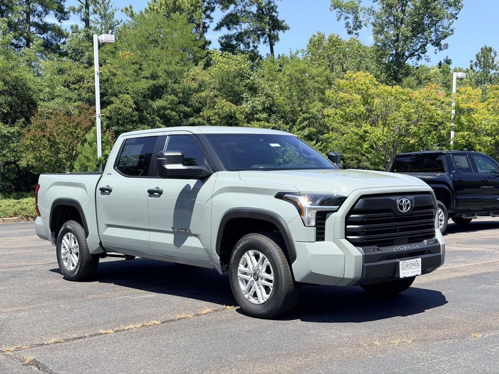 New 2026 Toyota Tundra SR5 SR5 CREWMAX 5.5