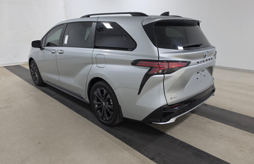 Used 2025 Toyota Sienna XSE Minivan/Van