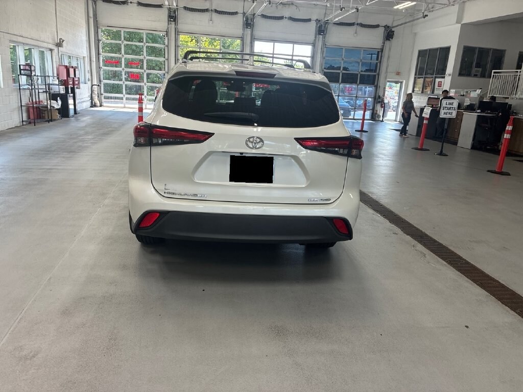 Used 2021 Toyota Highlander XLE SUV