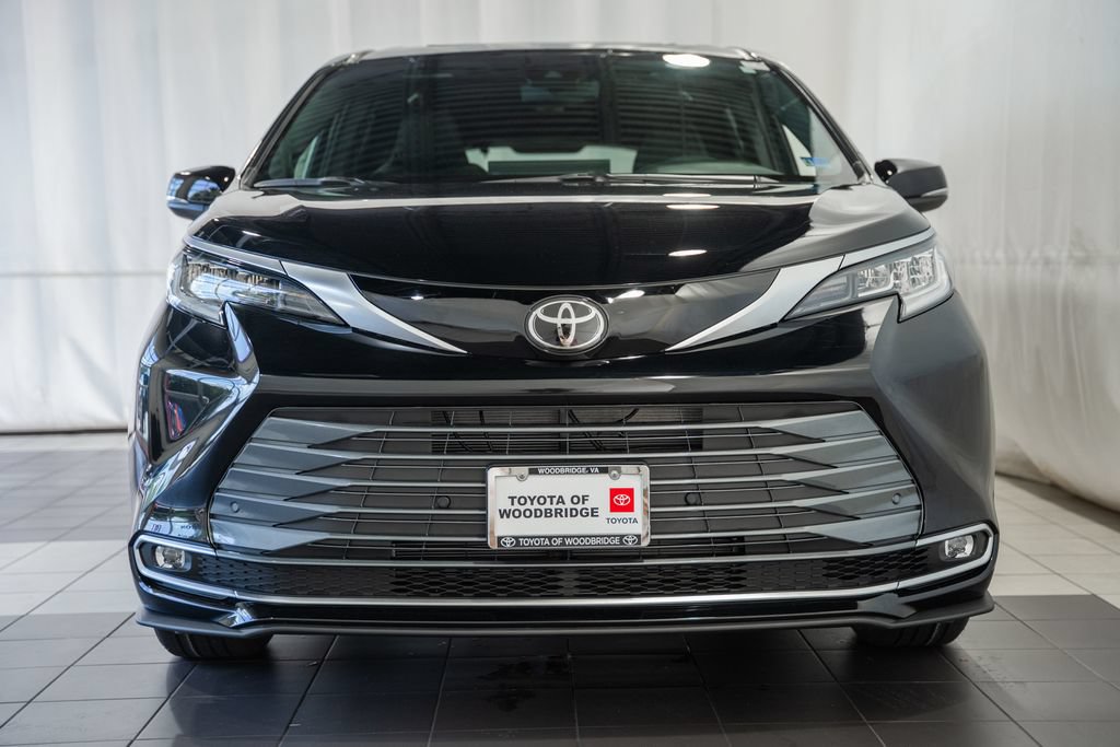 New 2026 Toyota Sienna Limited 7 PASSENGER