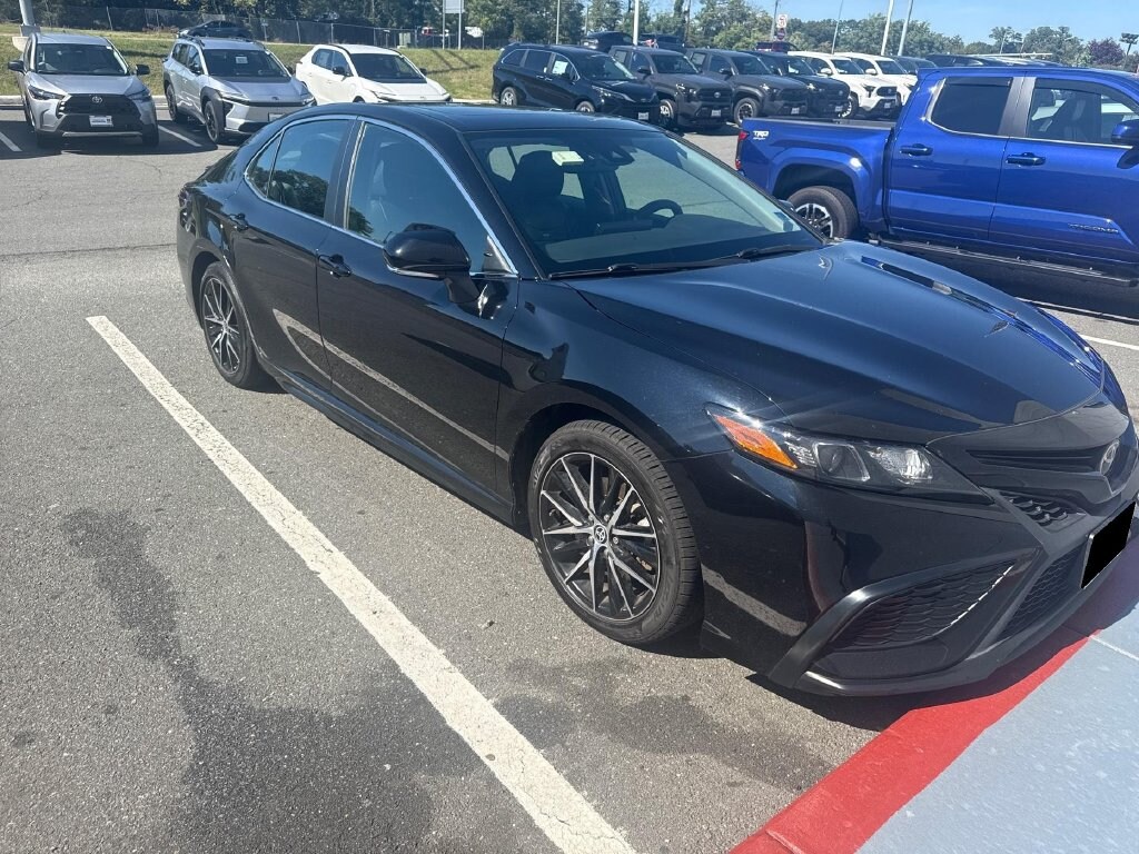 Used 2023 Toyota Camry SE Sedan