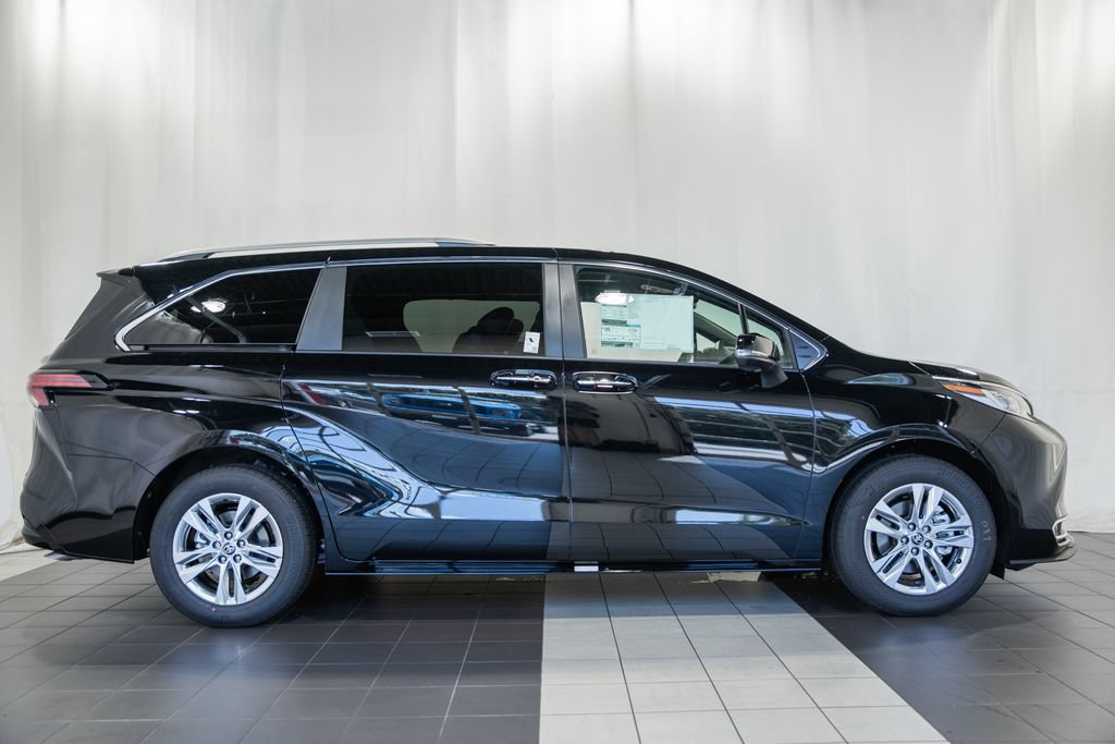 New 2026 Toyota Sienna Limited 7 PASSENGER