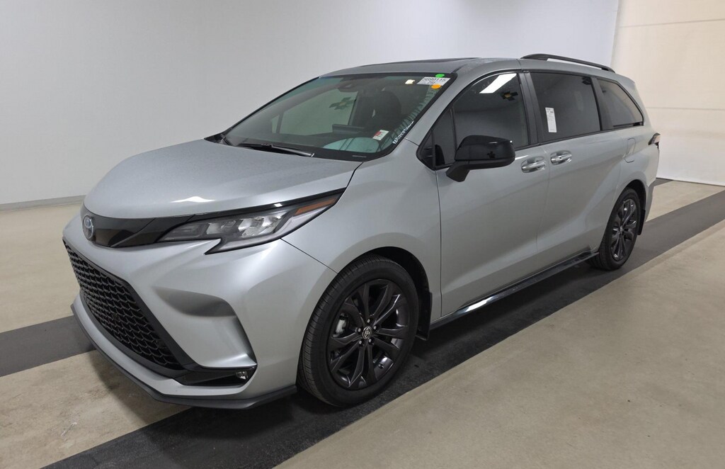 Used 2025 Toyota Sienna XSE Minivan/Van