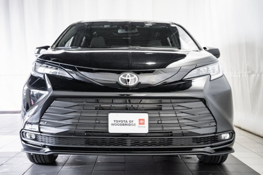 New 2026 Toyota Sienna Woodland Edition Van Passenger Van
