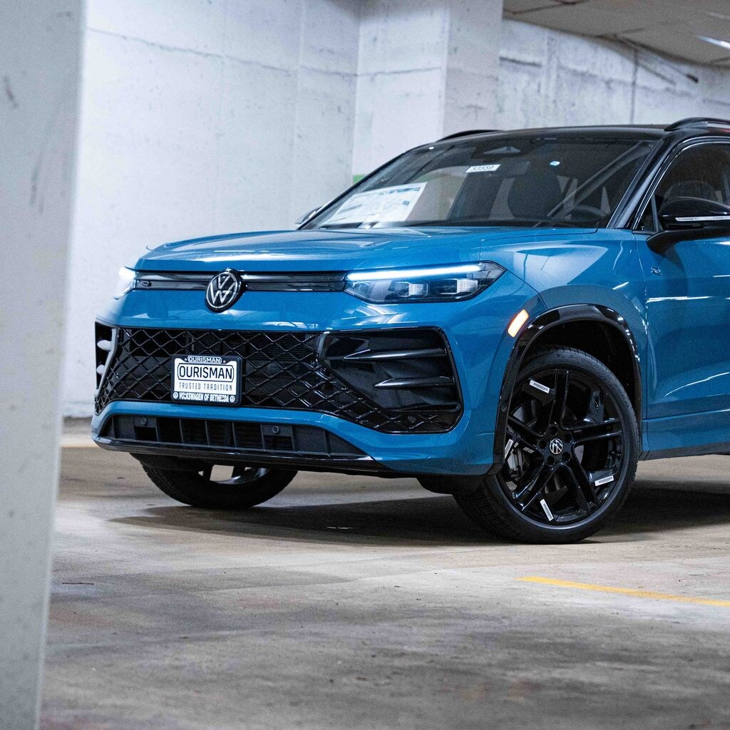 New 2026 Volkswagen Tiguan SE R-Line Black SUV