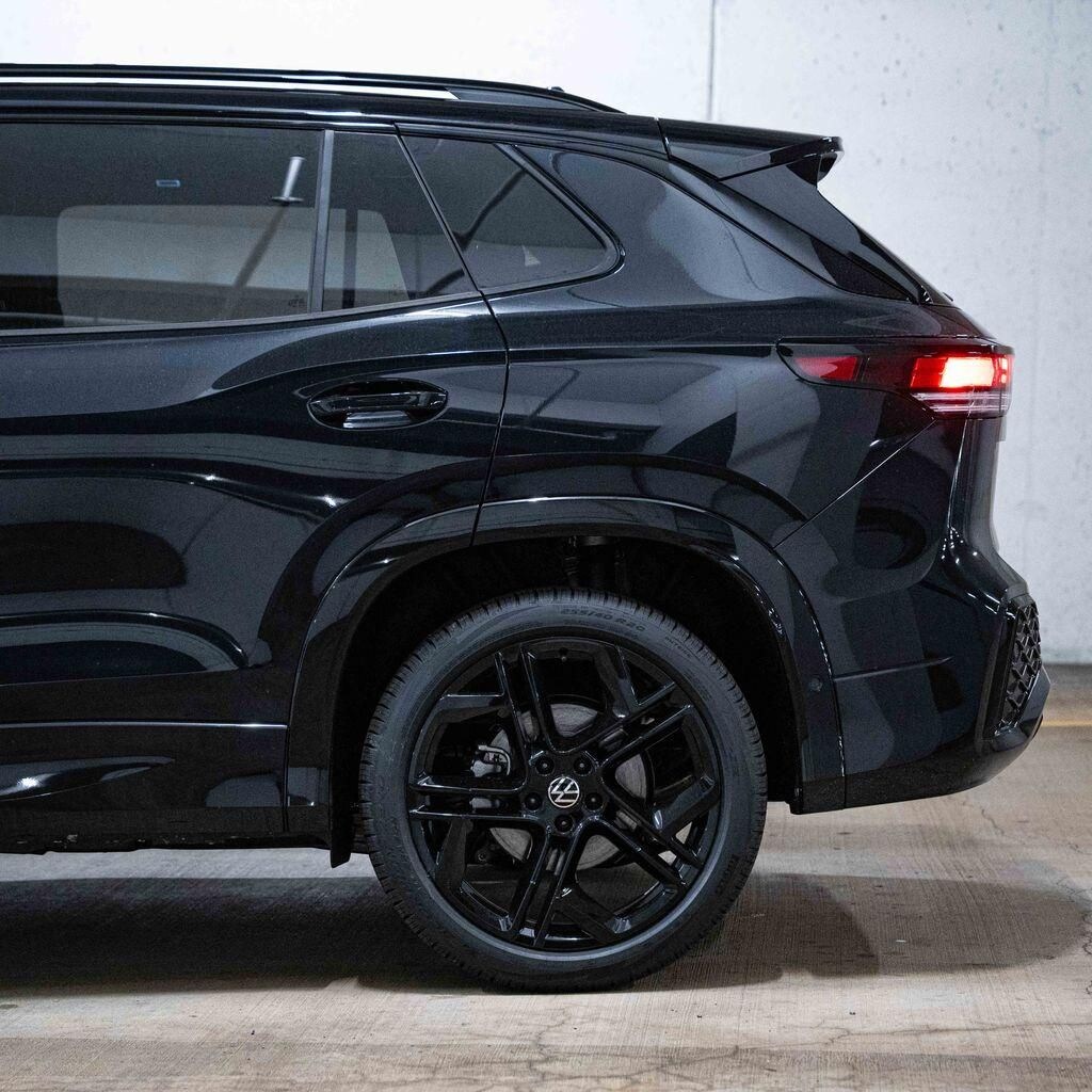 New 2026 Volkswagen Tiguan SE R-Line Black SUV