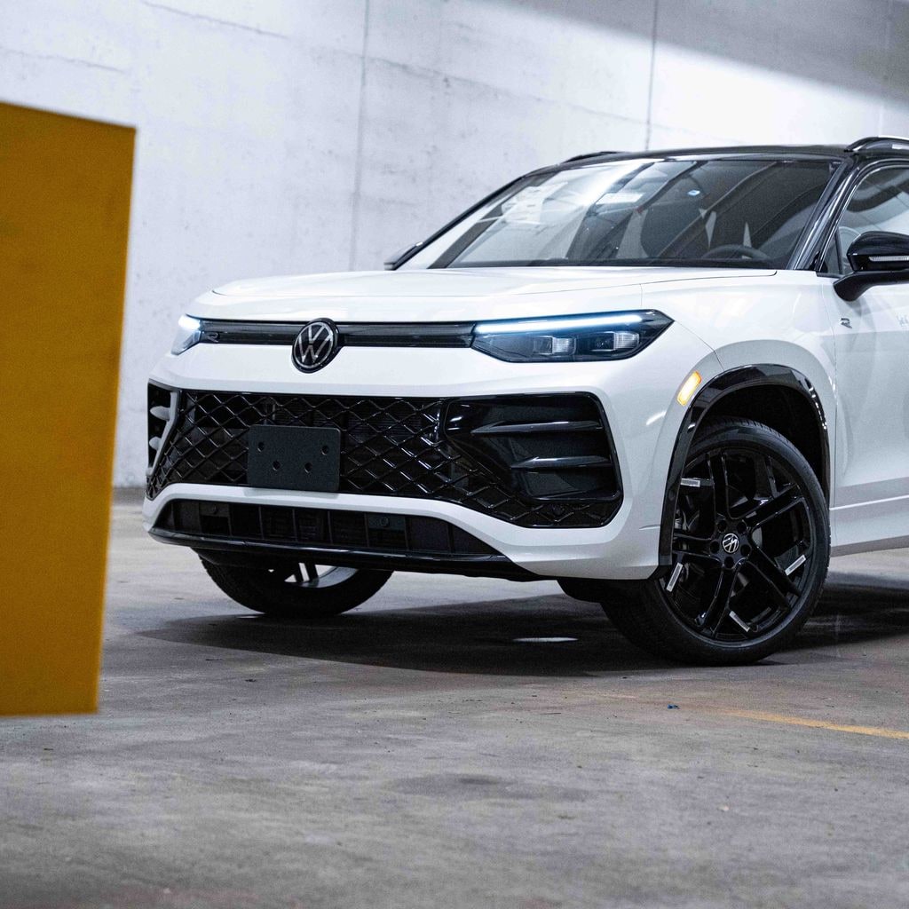 New 2026 Volkswagen Tiguan SE R-Line Black SUV
