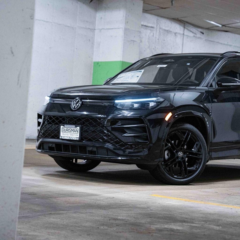 New 2026 Volkswagen Tiguan SE R-Line Black SUV