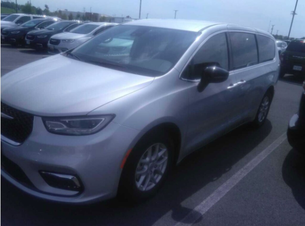 Used 2024 Chrysler Pacifica Touring L Van Passenger Van