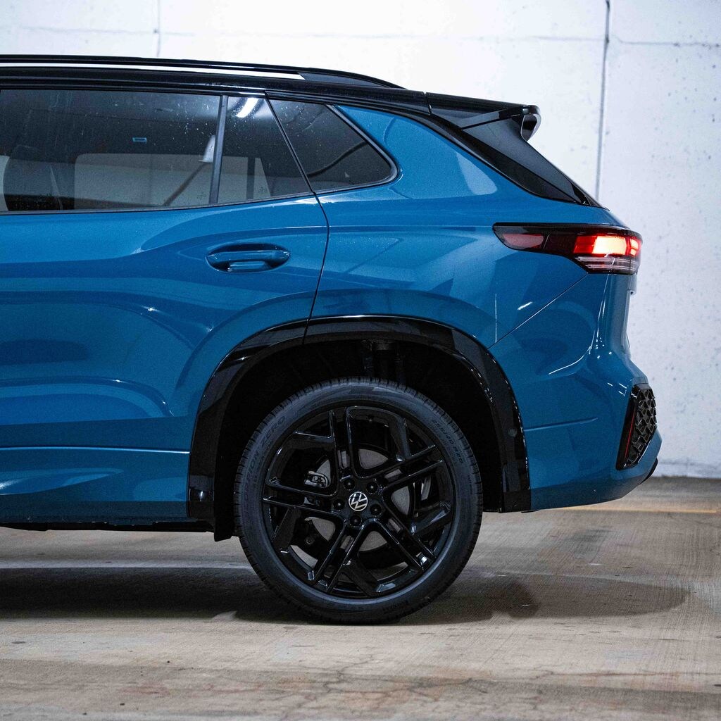 New 2026 Volkswagen Tiguan SE R-Line Black SUV