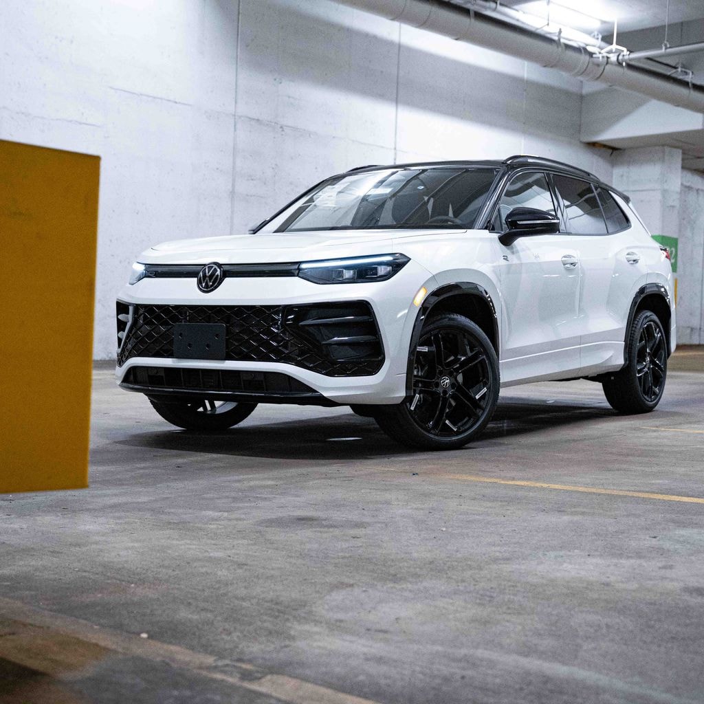 New 2026 Volkswagen Tiguan SE R-Line Black SUV