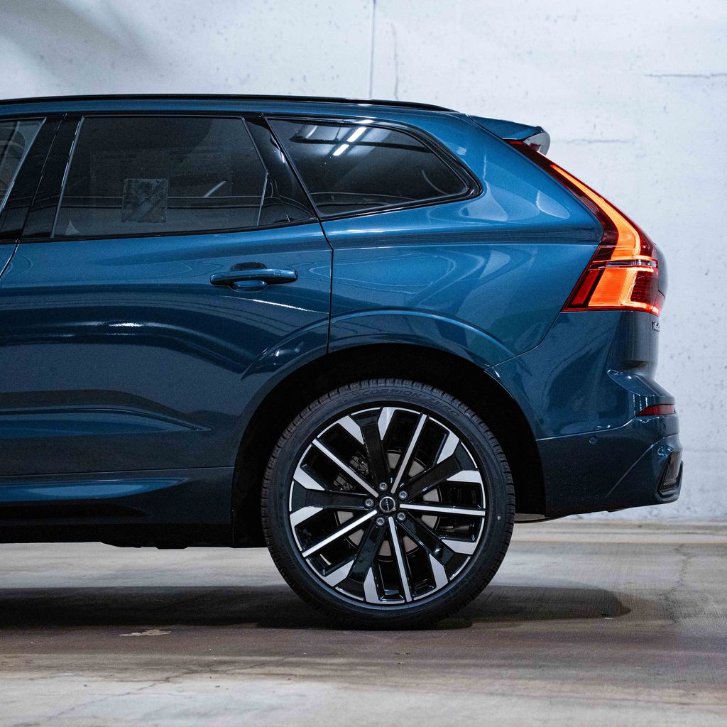 New 2027 Volvo XC60 B5 Ultra SUV