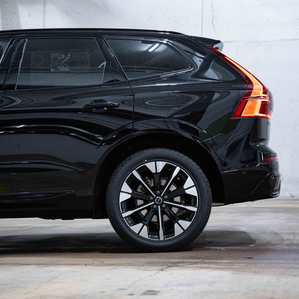 New 2027 Volvo XC60 B5 Plus SUV