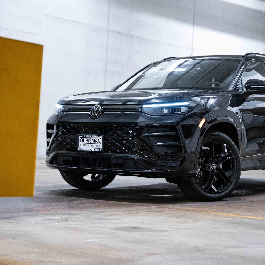 New 2026 Volkswagen Tiguan SE R-Line Black SUV
