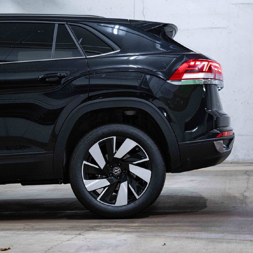 New 2026 Volkswagen Atlas Cross Sport SE w/Technology SUV