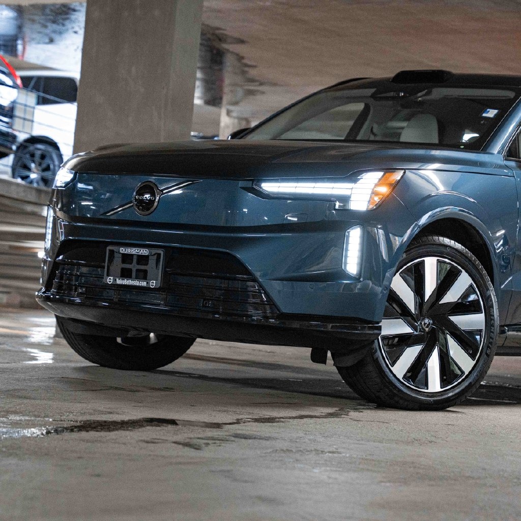 Certified 2025 Volvo EX90 Twin Motor Performance Plus SUV