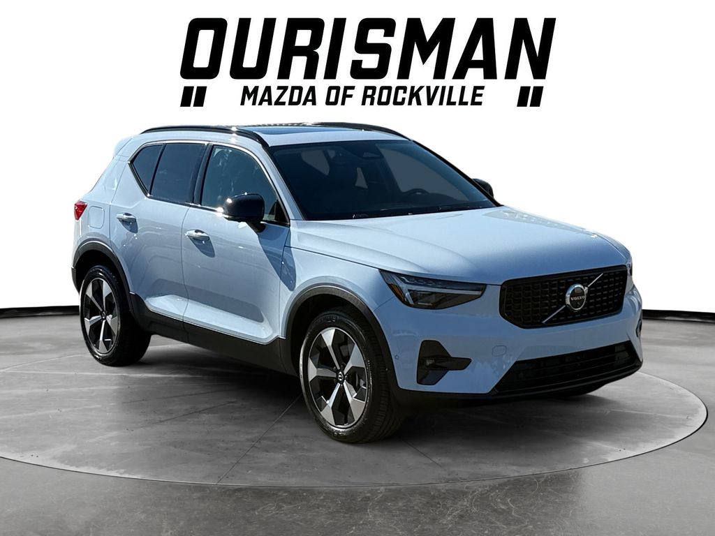 2026 Volvo XC40