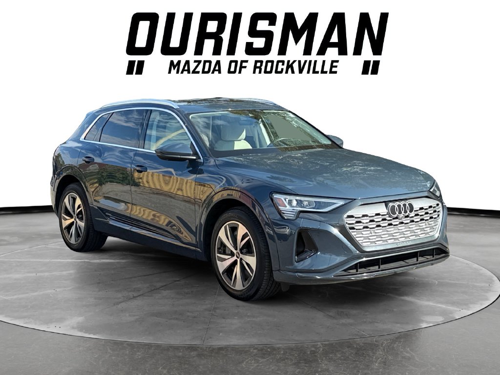 2024 Audi Q8 e-tron Premium Plus