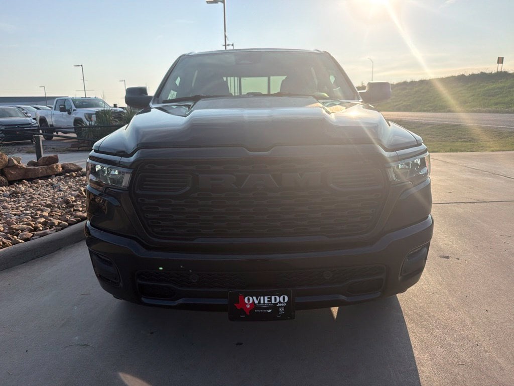 New 2027 Ram 1500 EXPRESS CREW CAB 4X2 5'7 BOX Pickup