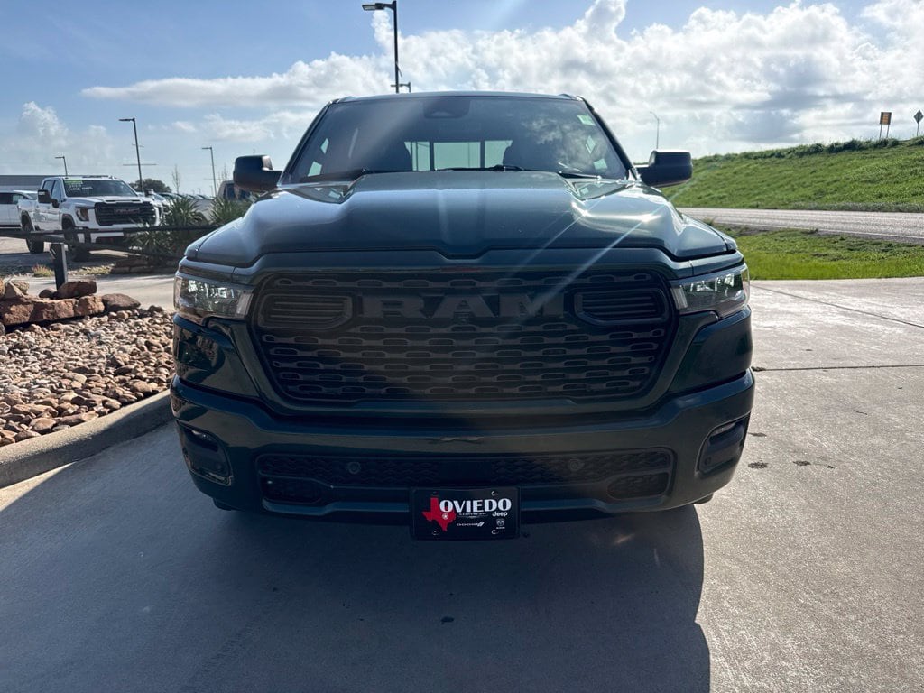 New 2027 Ram 1500 EXPRESS CREW CAB 4X2 5'7 BOX Pickup