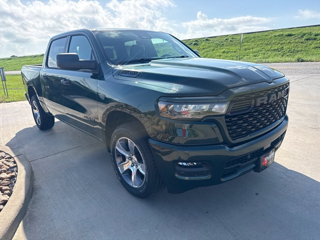 New 2027 Ram 1500 EXPRESS CREW CAB 4X2 5'7 BOX Pickup