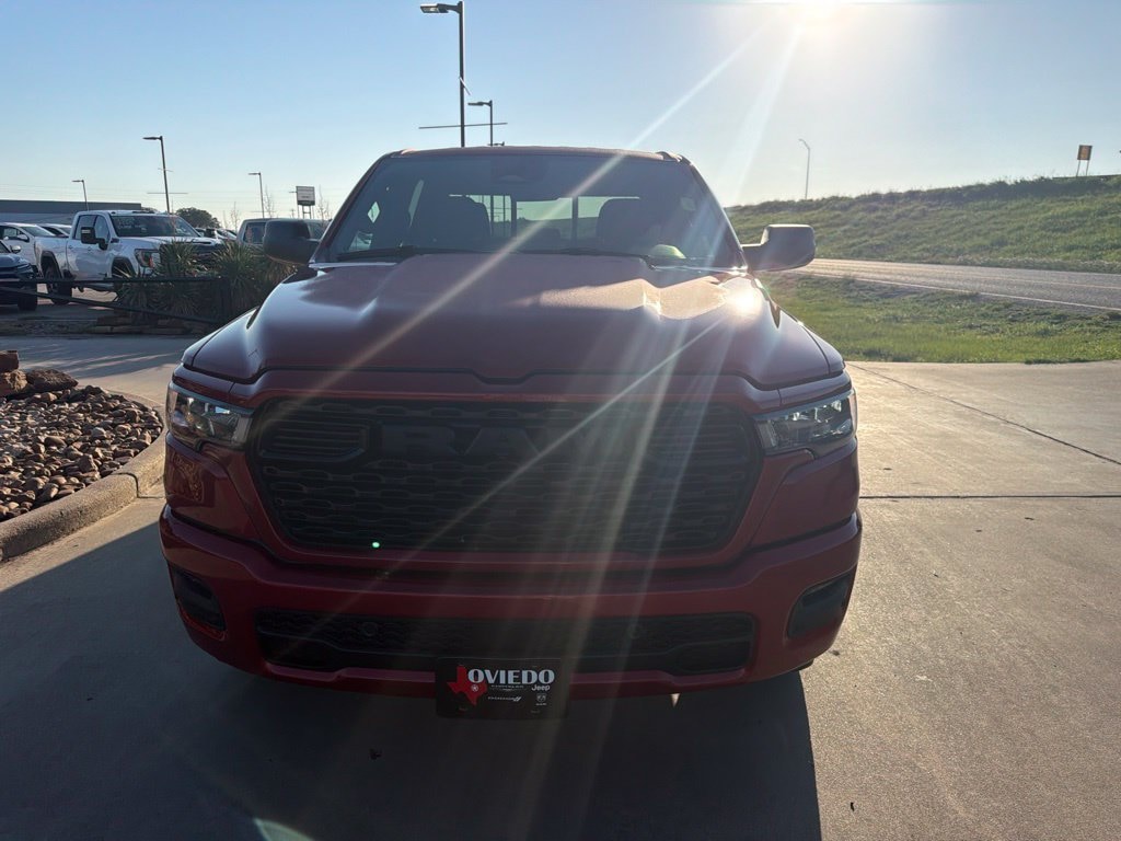New 2027 Ram 1500 EXPRESS CREW CAB 4X2 5'7 BOX Pickup