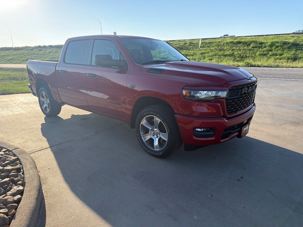 New 2027 Ram 1500 EXPRESS CREW CAB 4X2 5'7 BOX Pickup