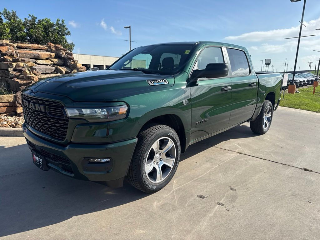 New 2027 Ram 1500 EXPRESS CREW CAB 4X2 5'7 BOX Pickup