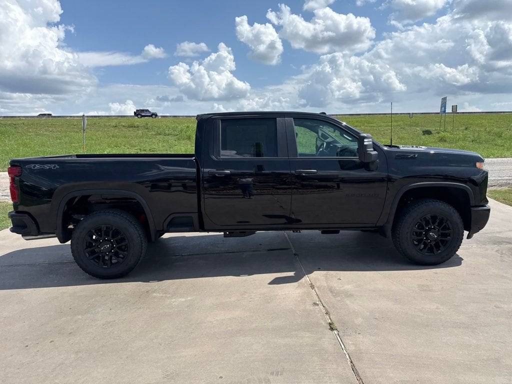 2026 Chevrolet Silverado 2500 HD Custom - Photo 3