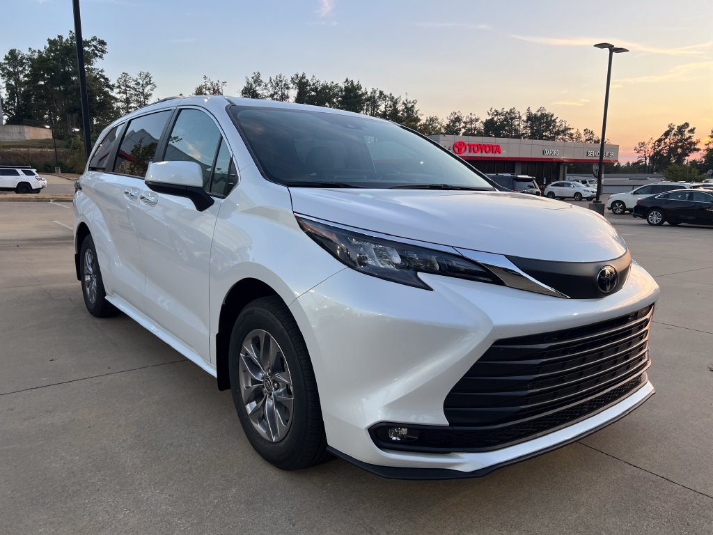 2026 Toyota Sienna XLE
