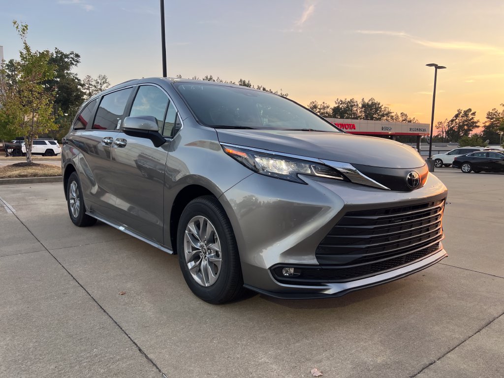 2026 Toyota Sienna XLE