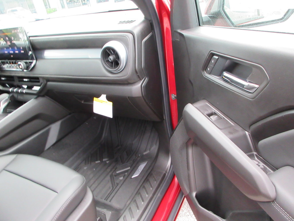 2026 Chevrolet Colorado LT - Photo 18