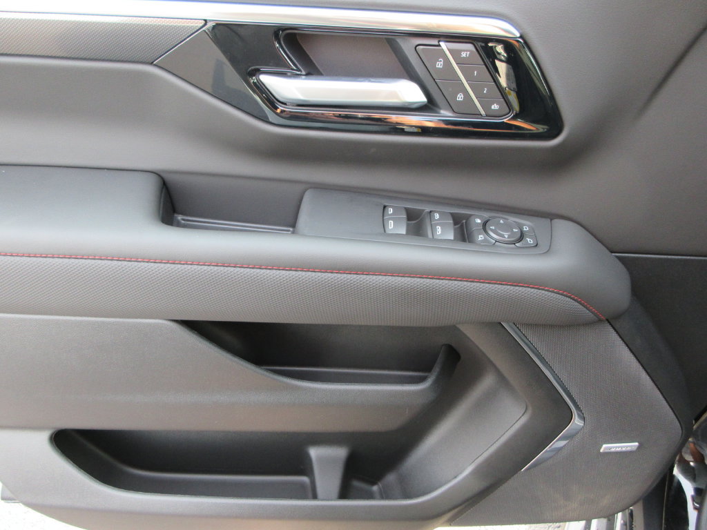 2026 Chevrolet Suburban RST - Photo 23