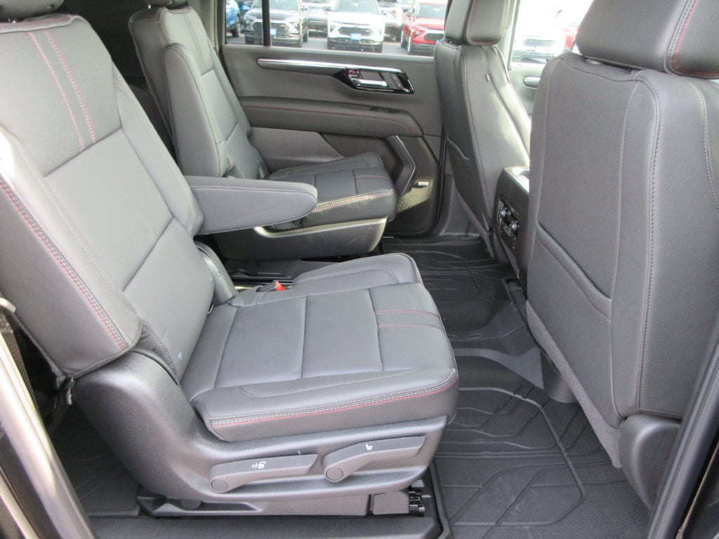 2026 Chevrolet Suburban RST - Photo 19