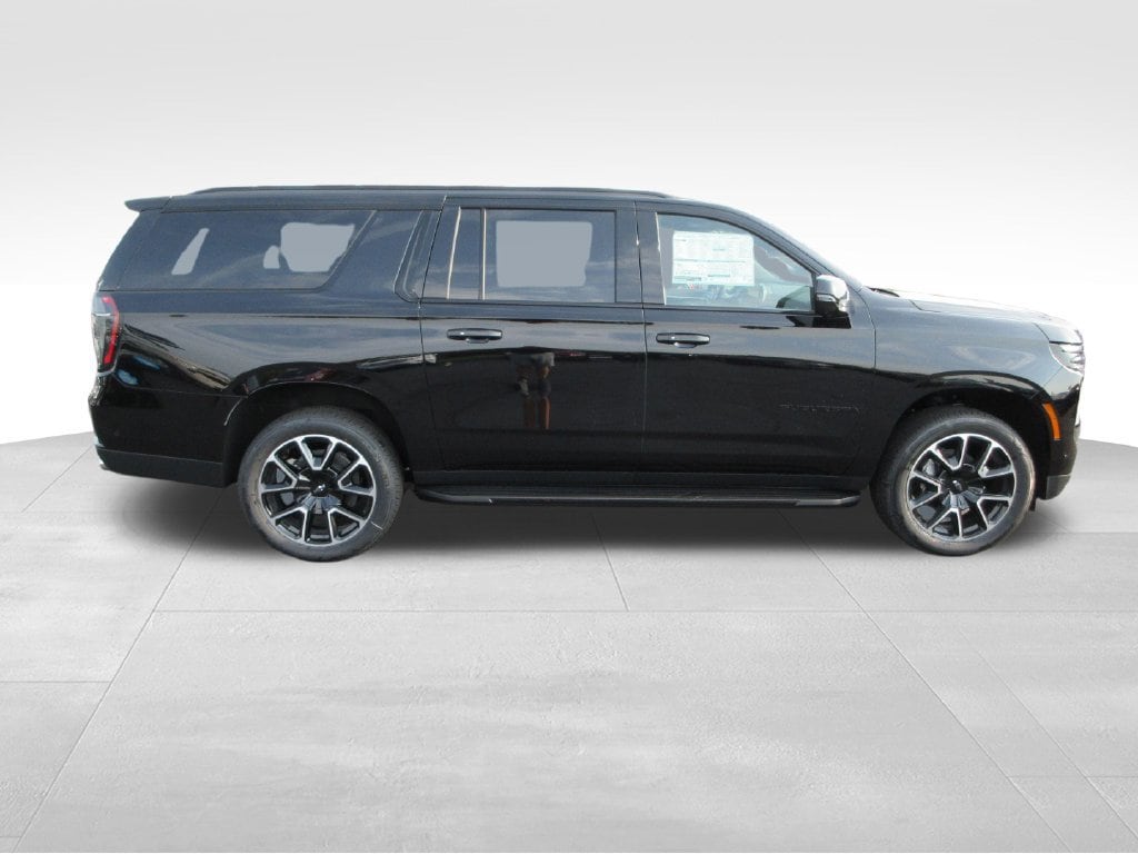 2026 Chevrolet Suburban RST - Photo 7