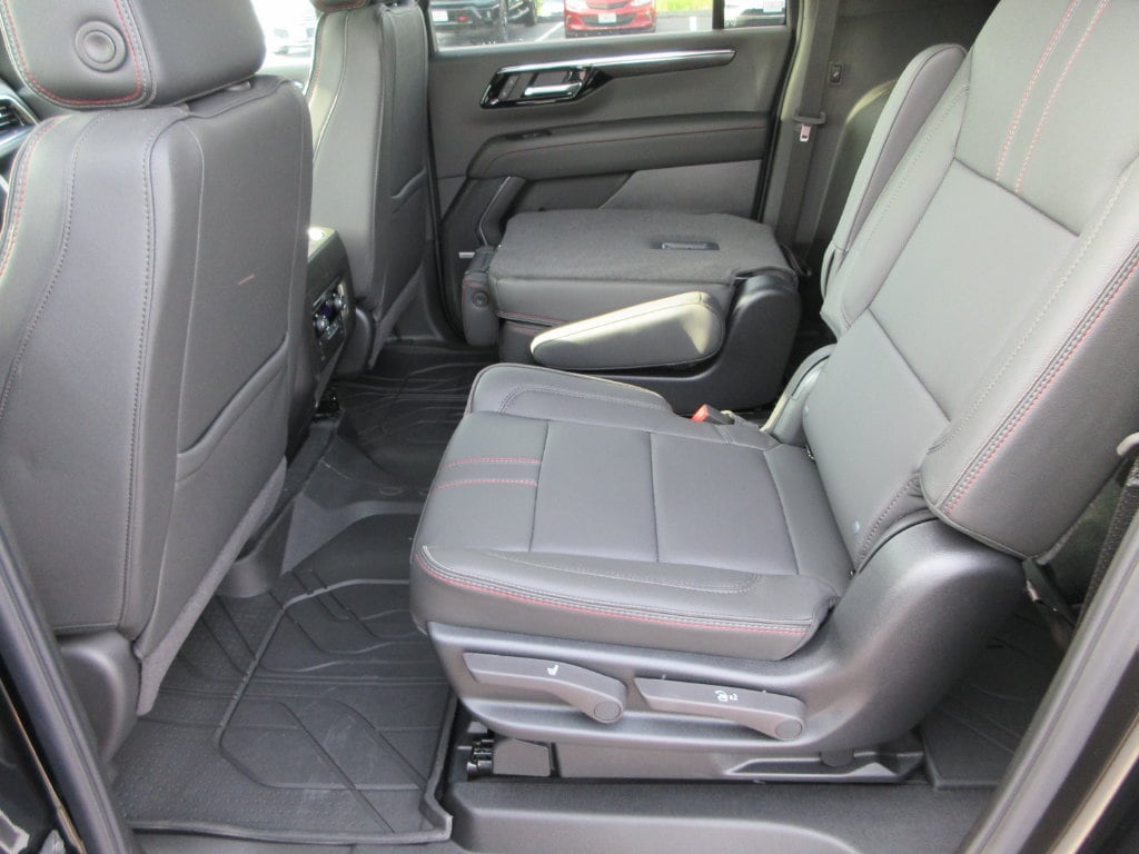 2026 Chevrolet Suburban RST - Photo 15