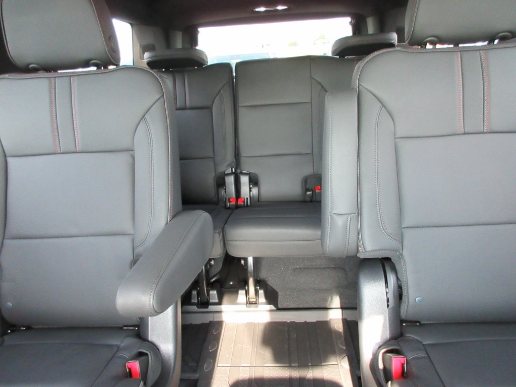 2026 Chevrolet Suburban RST - Photo 21