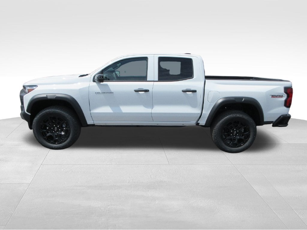 2026 Chevrolet Colorado Trail Boss - Photo 3