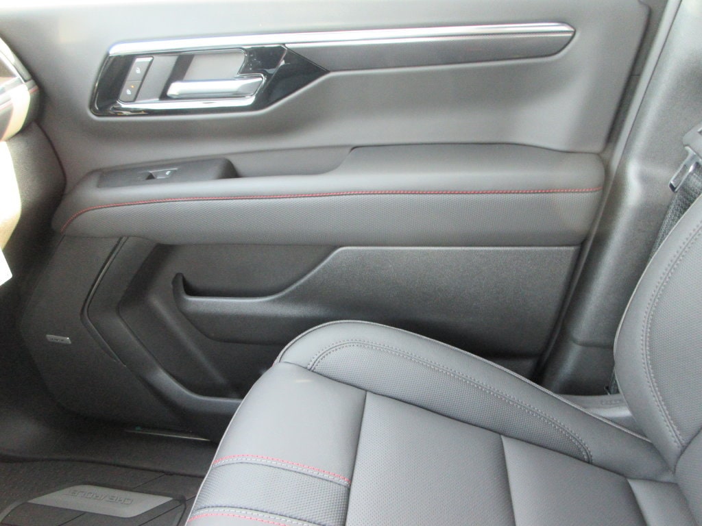 2026 Chevrolet Suburban RST - Photo 36